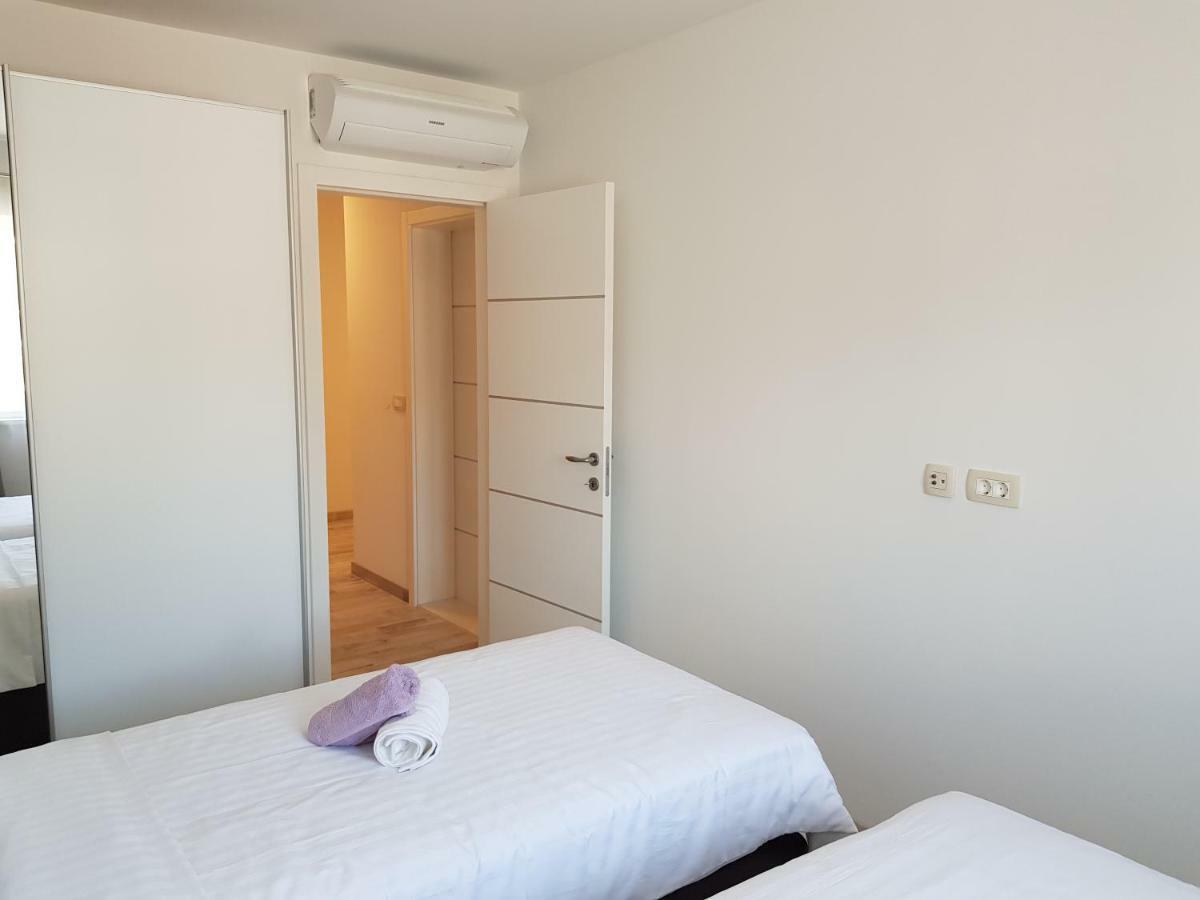 Apartmani Marella Donji Seget Exterior foto
